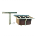 Stubbs Foal Feeder with Bracket - White